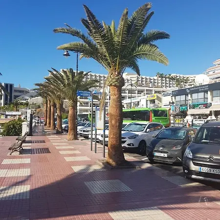 Blu Santiago